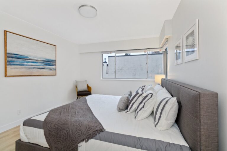 Bedroom Design Esquimalt Ave
