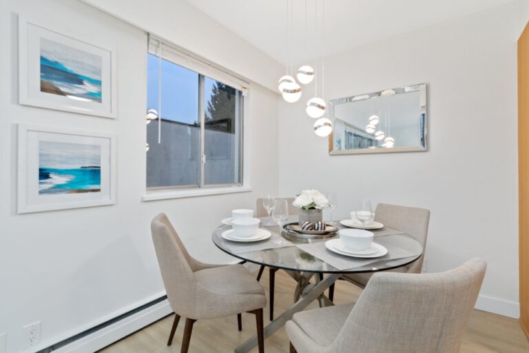 condo Esquimalt Ave2